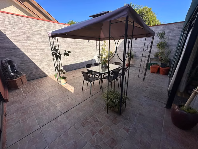 EN VENTA HERMOSA CASA EN MAIPÚ