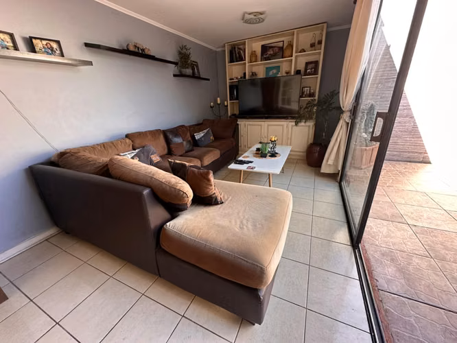 EN VENTA HERMOSA CASA EN MAIPÚ
