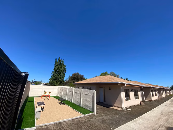 Vendo Casa nueva en condominio, 3 dormitorios, 1 baño, con dos estacionamientos
