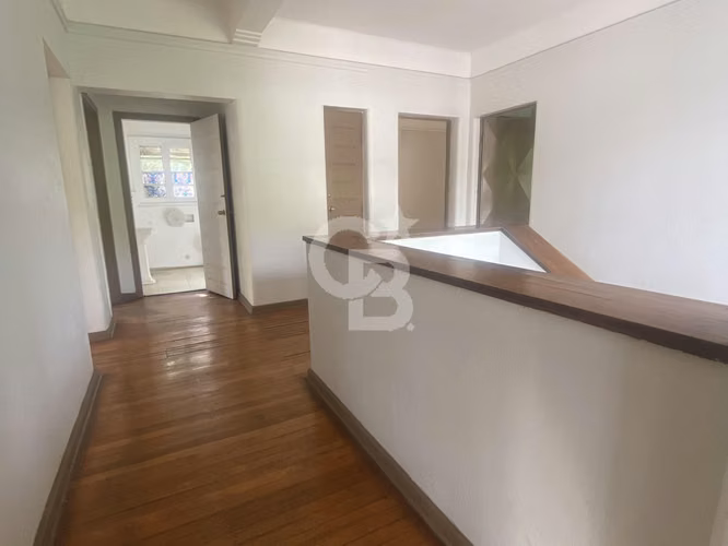Casa a solo tres cuadras del Metro Inés de Suárez