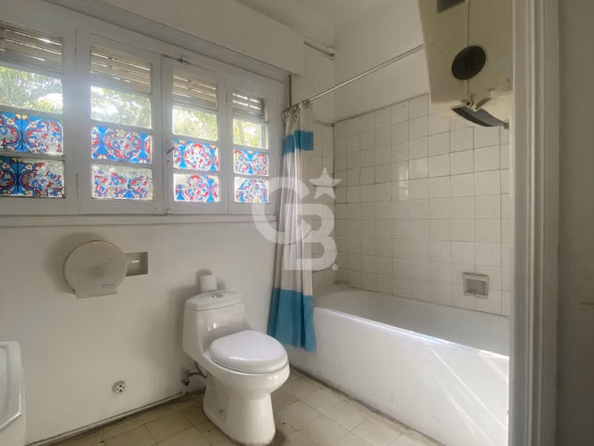 Casa a solo tres cuadras del Metro Inés de Suárez