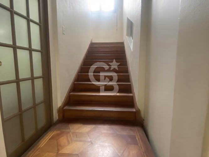 Casa a solo tres cuadras del Metro Inés de Suárez