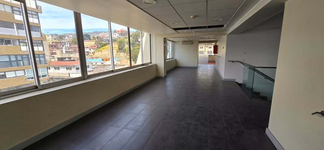 Cochrane, a pasos de plaza Sotomayor
