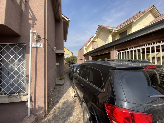 Vendo Excelente Casa 4 dormitorios Valle Grande. Lampa