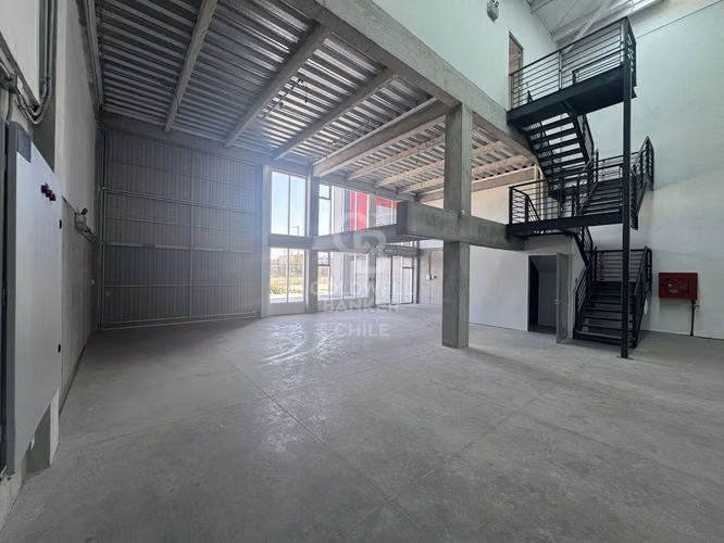 Bodega Premium en Lampa: Acceso y Seguridad 24/7