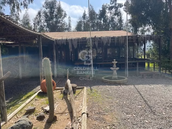 Parcela Ideal: Ubicación Privilegiada y Amplio Terreno