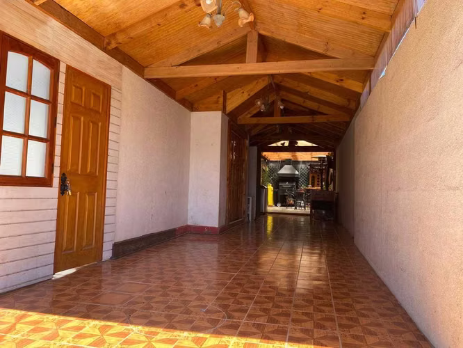 Hermosa Casa en Arriendo, El Palomar (125062)