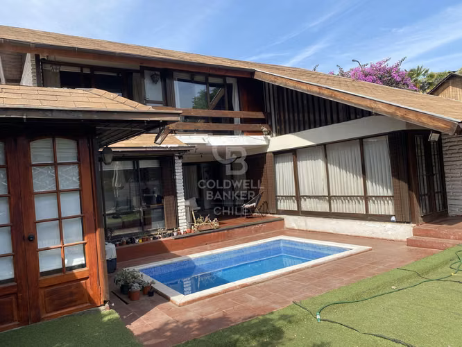 Casa Hernando de Aguirre con potencial para remodelar