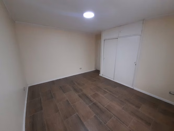SE VENDE AMPLIA CASA EN  SECTOR JULIO DURÁN