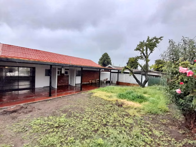 SE VENDE AMPLIA CASA EN  SECTOR JULIO DURÁN