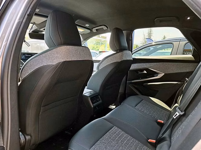PEUGEOT 3008 HYBRID 2025