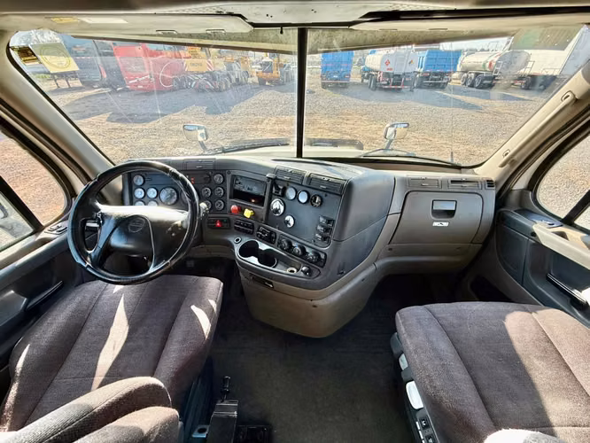 2016 Tractocamion Freightliner Cascadia 125 – con Kit Hidráulico