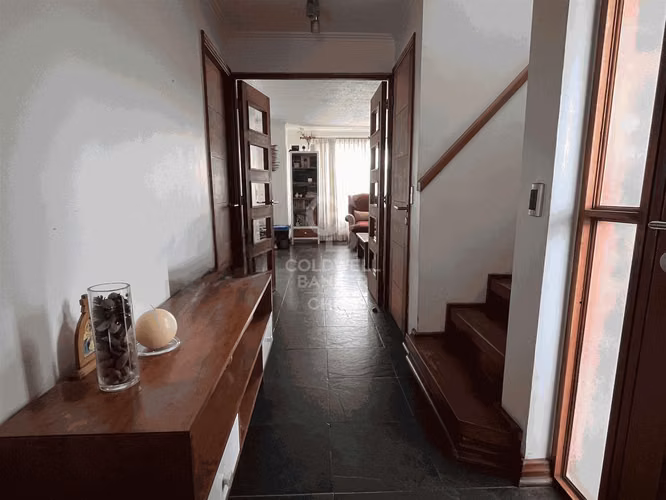 Hermosa Casa de Esquina en Sector Residencial.