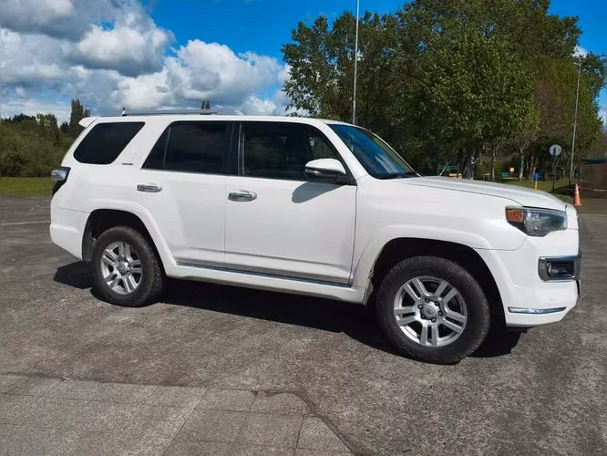 TOYOTA 4RUNNER  2014 - Imagen 2