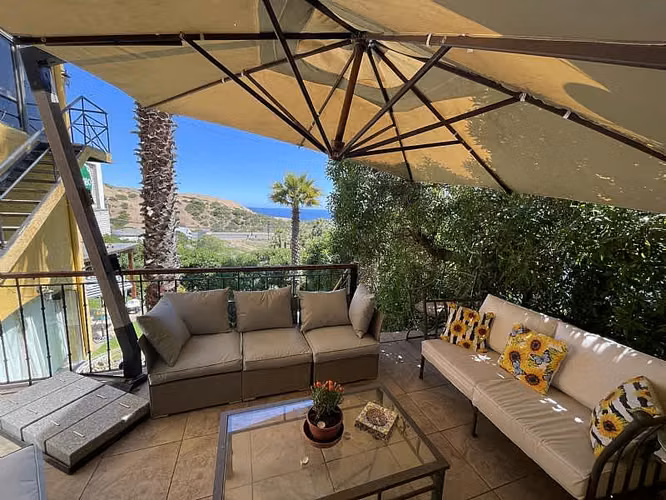 Casa SE ARRIENDA HERMOSA CASA CON VISTA AL MAR (CÓD. 546)