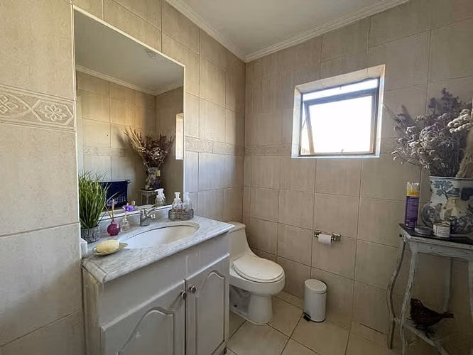 Casa SE ARRIENDA HERMOSA CASA CON VISTA AL MAR (CÓD. 546)