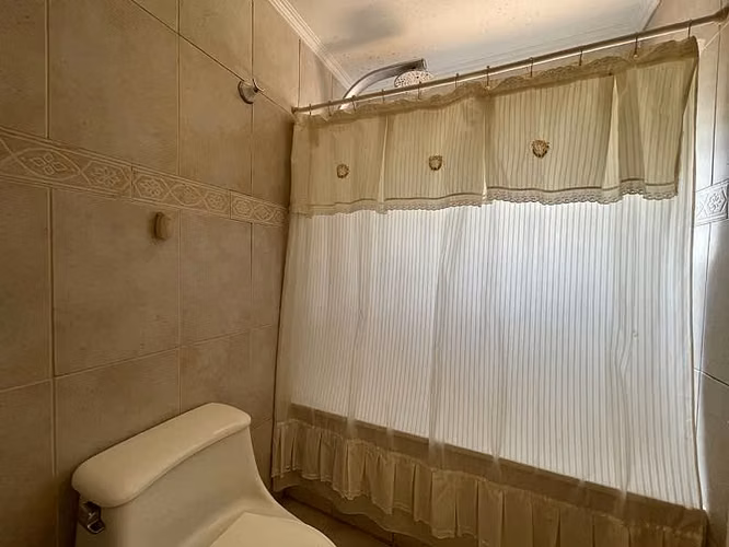 Casa SE ARRIENDA HERMOSA CASA CON VISTA AL MAR (CÓD. 546)