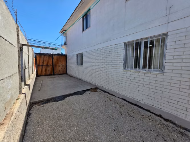 Gran Oportunidad- Gran Casa con excelente ubicación y conectividad-Uso Habitacional o Comercial - Imagen 16