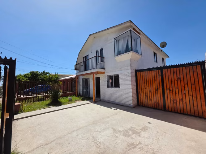 Gran Oportunidad- Gran Casa con excelente ubicación y conectividad-Uso Habitacional o Comercial