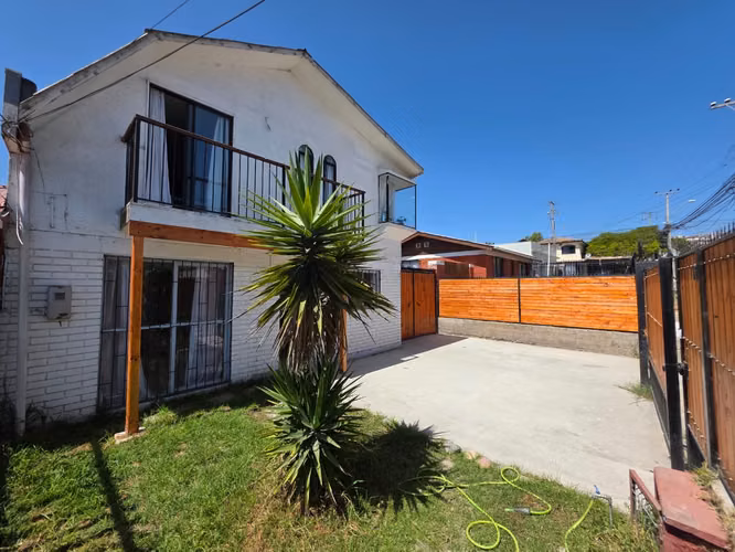 Gran Oportunidad- Gran Casa con excelente ubicación y conectividad-Uso Habitacional o Comercial - Imagen 2