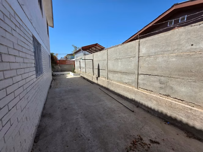 Gran Oportunidad- Gran Casa con excelente ubicación y conectividad-Uso Habitacional o Comercial - Imagen 17