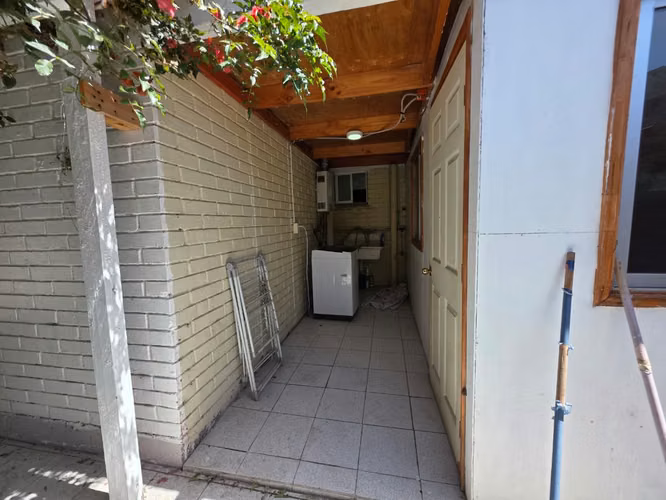 Gran Oportunidad- Gran Casa con excelente ubicación y conectividad-Uso Habitacional o Comercial - Imagen 14