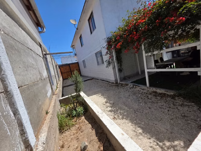 Gran Oportunidad- Gran Casa con excelente ubicación y conectividad-Uso Habitacional o Comercial - Imagen 15