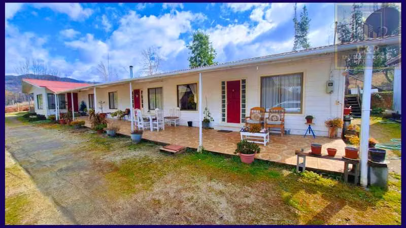 PARCELA CON 2 CASAS  Y 8000M2 DE TERRENO (126968)