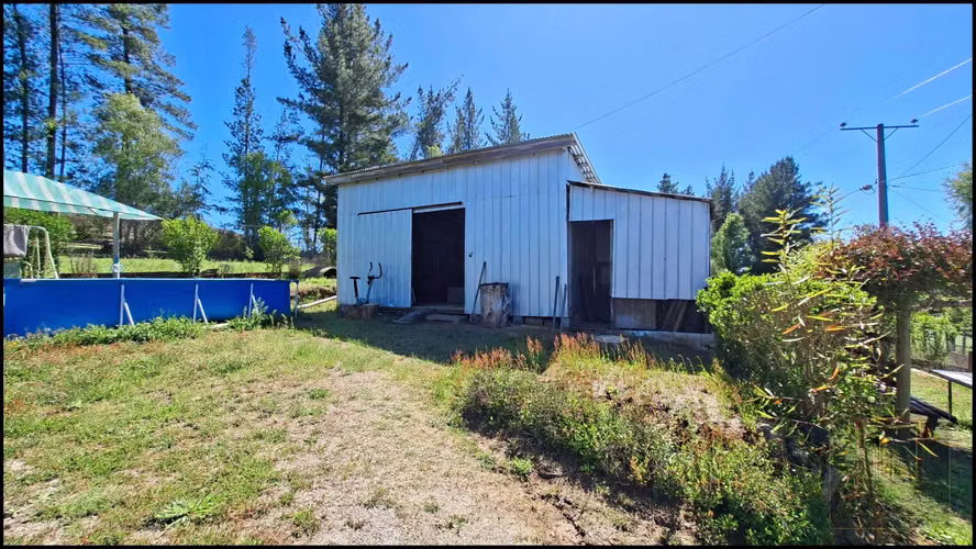 PARCELA CON 2 CASAS  Y 8000M2 DE TERRENO (126968)