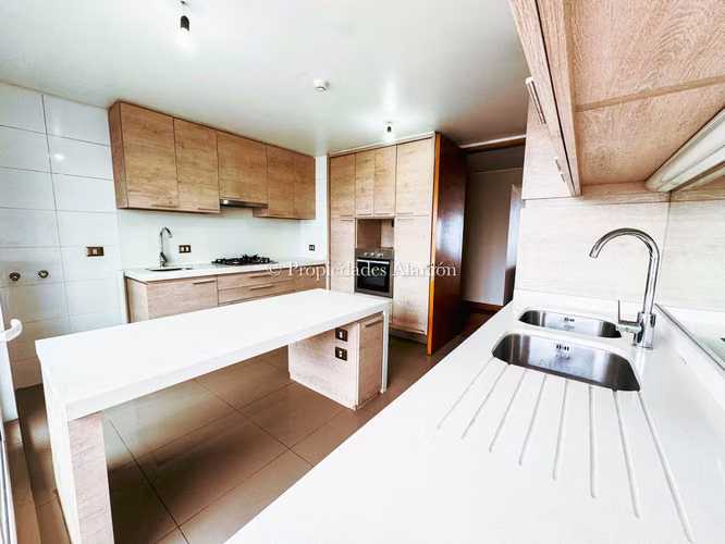 REMODELADO CON DOBLE TERRAZA VISTA AL MAR (126985) - Imagen 13