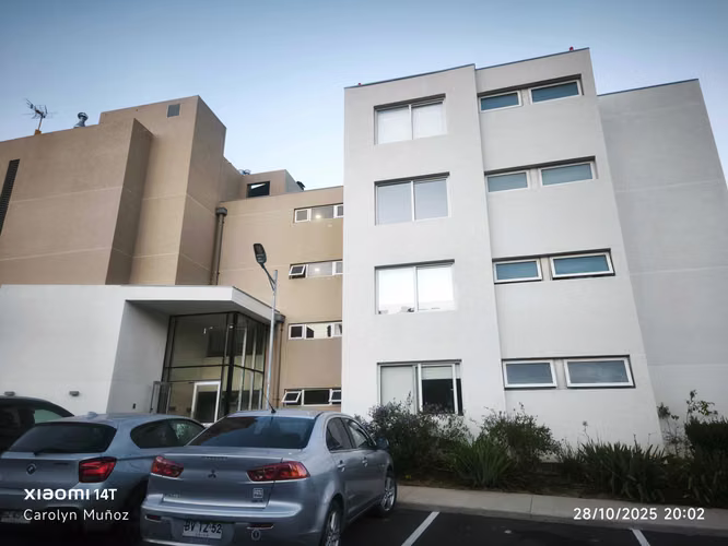 Duplex en barrio La Foresta. (127045)