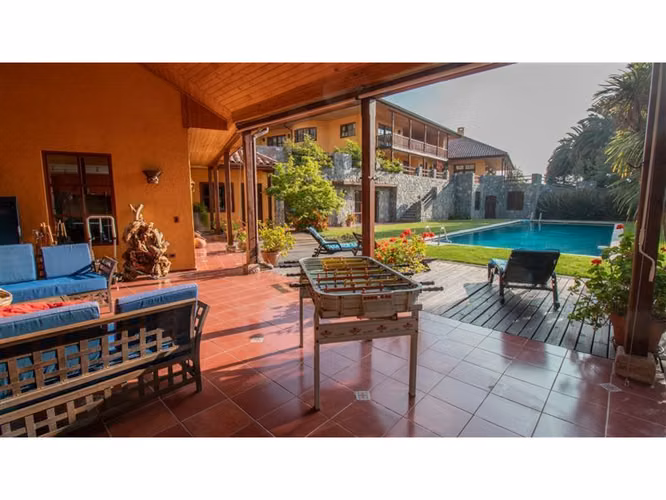 Casa En ARRIENDO CON COMPROMISO DE COMPRA En Lo Barnechea