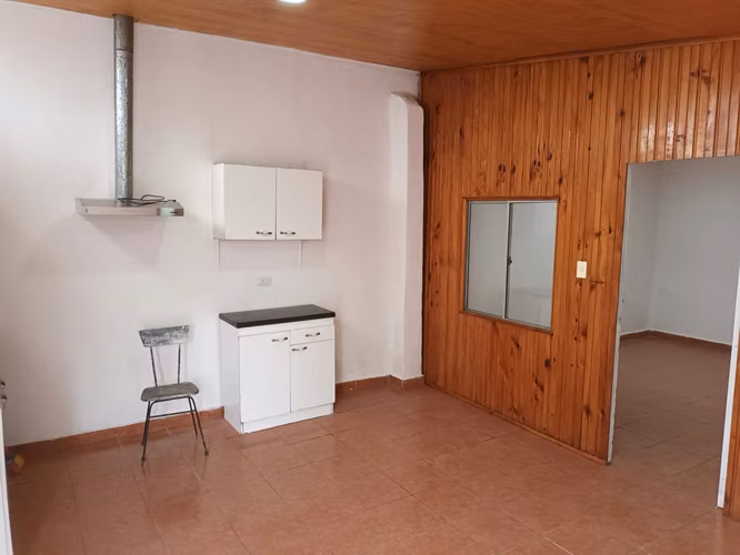 Se arrienda casita en Lo Prado