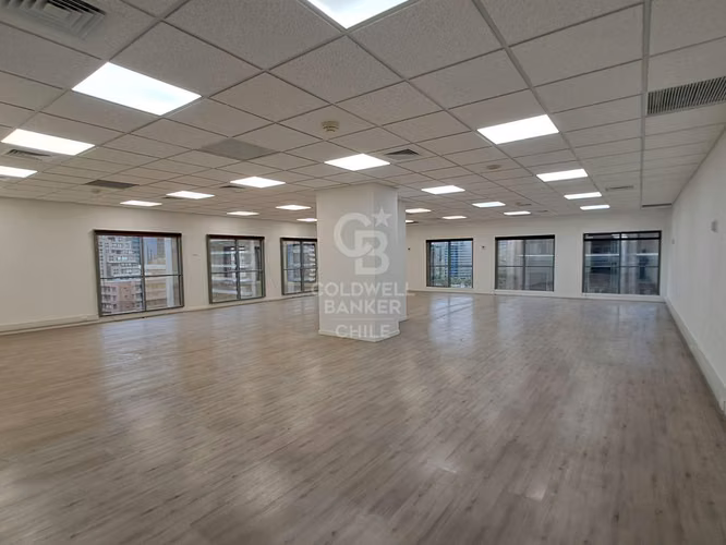 Oficina en exclusivo barrio El Golf