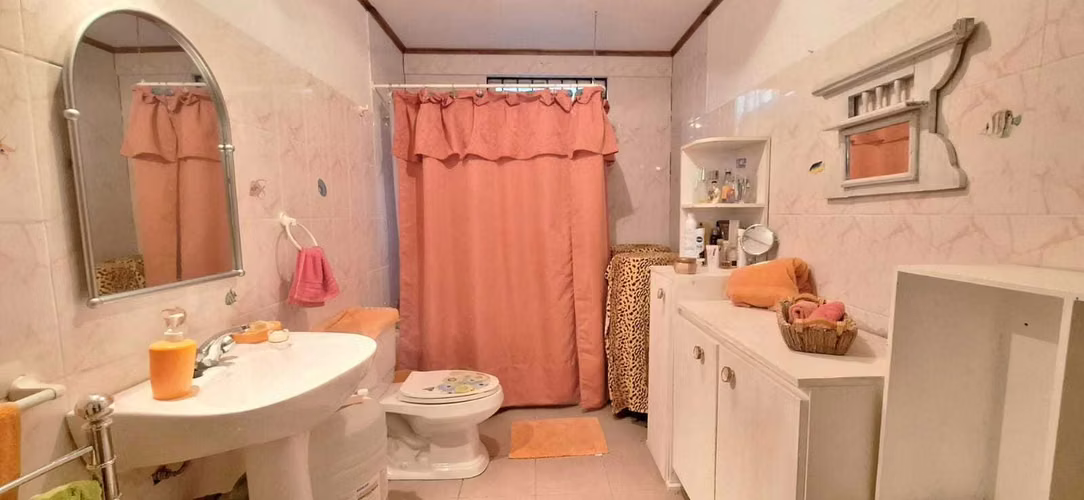 Granizo 2000 m2 terreno, casa 126 m2 (127519)