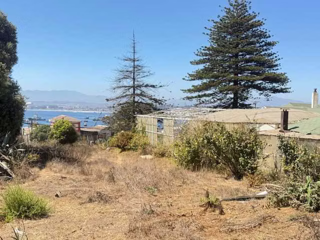 Bella Casa Restaurada en Enorme Terreno (127745)