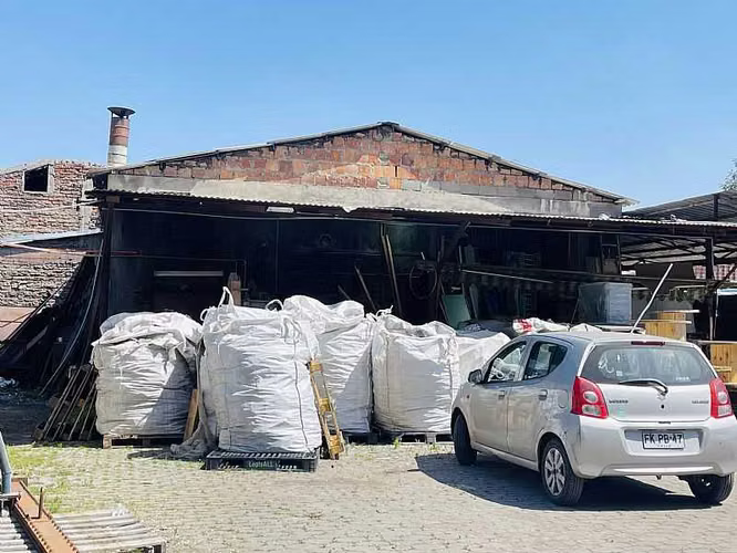 Amplio Terreno con Construcciones en Macul (127759)
