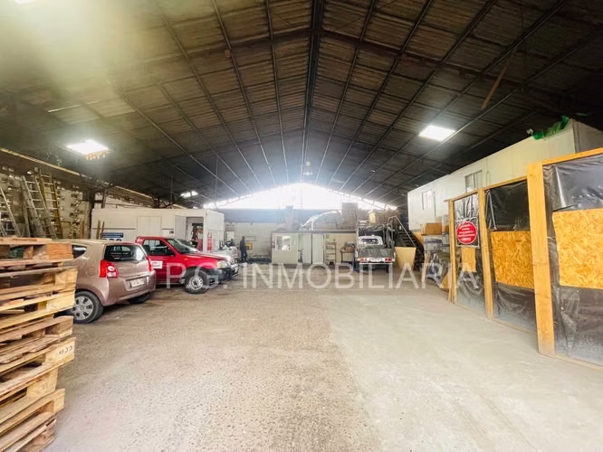 Amplio Terreno con Construcciones en Macul (127759)