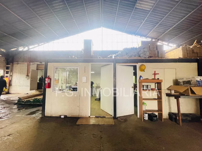 Amplio Terreno con Construcciones en Macul (127759)