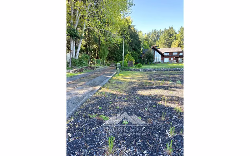 Increible casa en venta frente al lago a 3 kms de Pucon