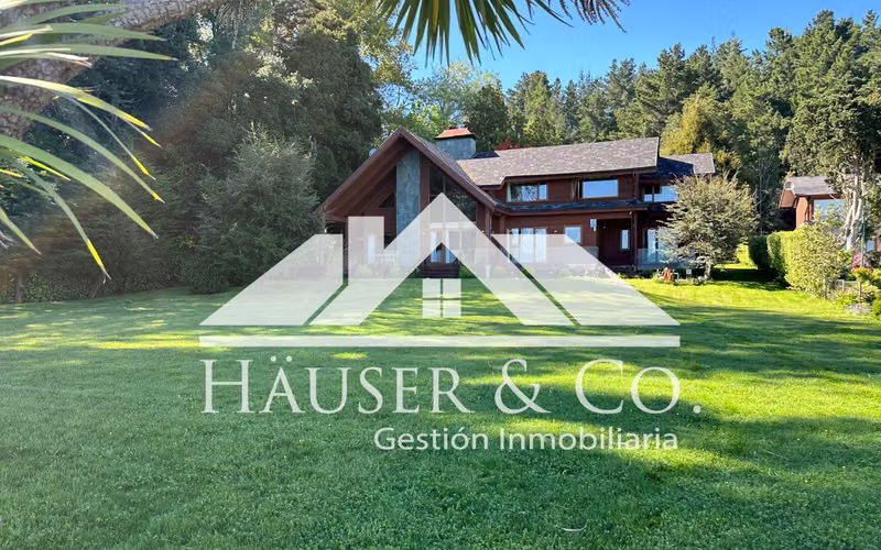 Increible casa en venta frente al lago a 3 kms de Pucon