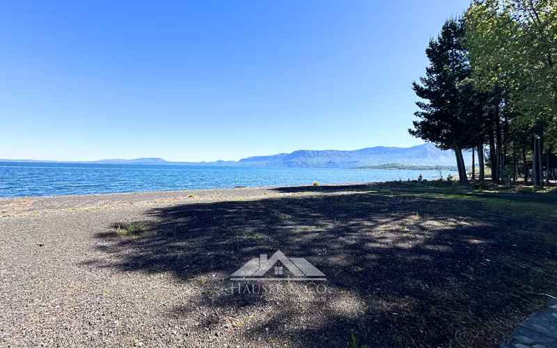 Increible casa en venta frente al lago a 3 kms de Pucon
