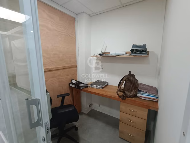Exclusiva Oficina Amoblada con 5 Privados en Puerto Varas