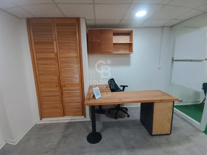 Exclusiva Oficina Amoblada con 5 Privados en Puerto Varas