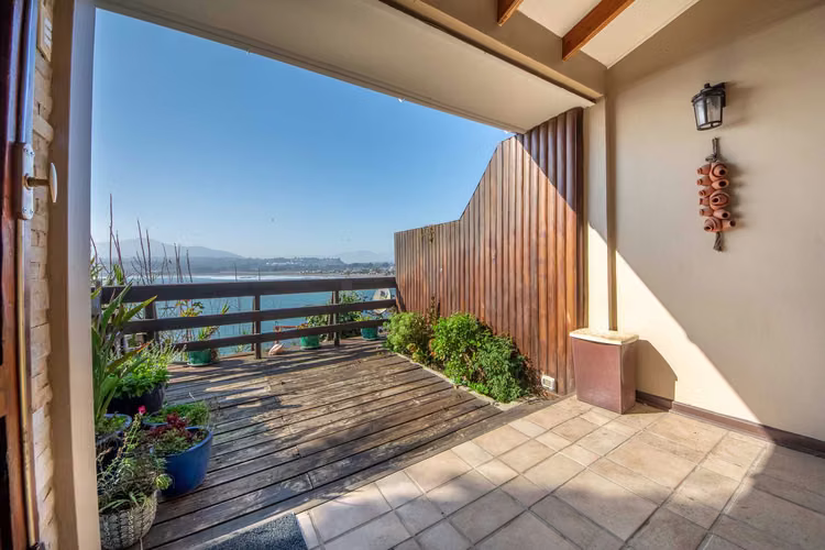 VENTA de casa con vista al mar  (128170)