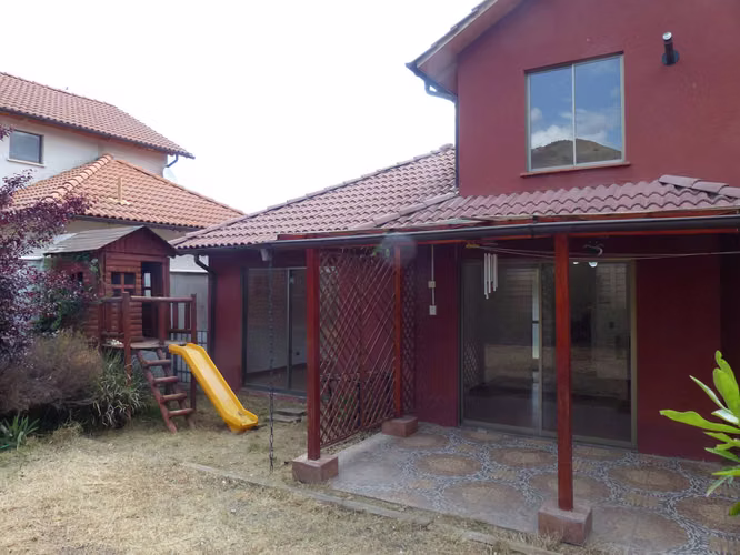 AMPLIA CASA EN CONDOMINIO (126721)