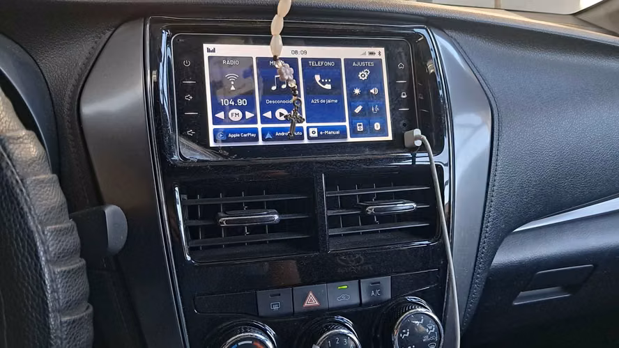 Toyota yaris full