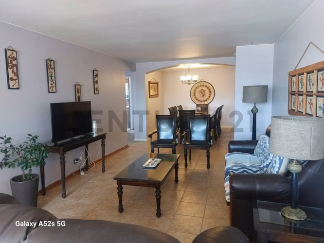 Venta departamento en primera línea en Avenida del Mar