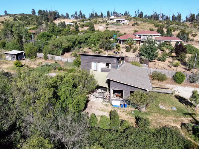 Hermosa parcela con moderna casa de adobe (129081)