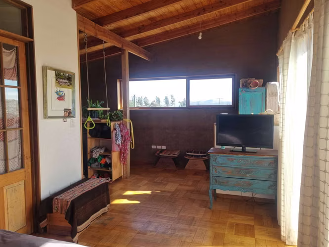 Hermosa parcela con moderna casa de adobe (129081)